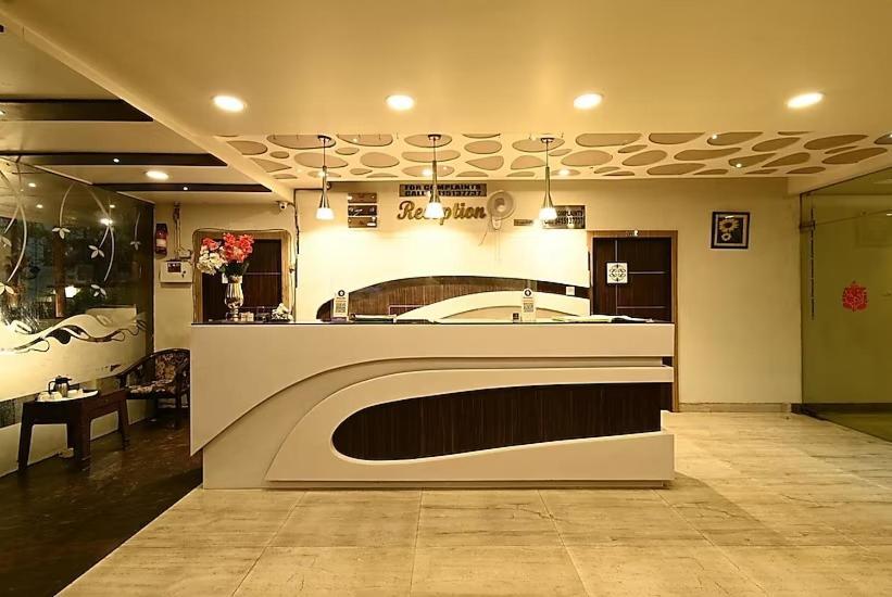 Hotel I.P. Palace Lucknow Ngoại thất bức ảnh