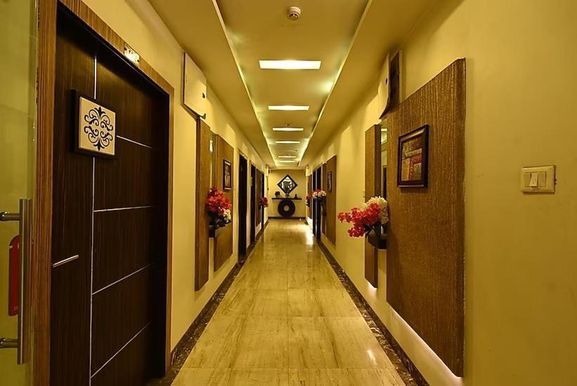 Hotel I.P. Palace Lucknow Ngoại thất bức ảnh