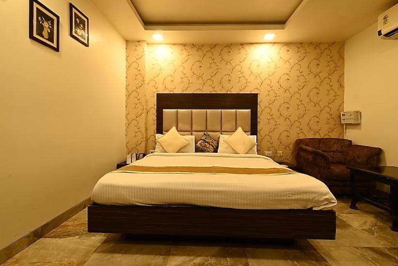 Hotel I.P. Palace Lucknow Ngoại thất bức ảnh