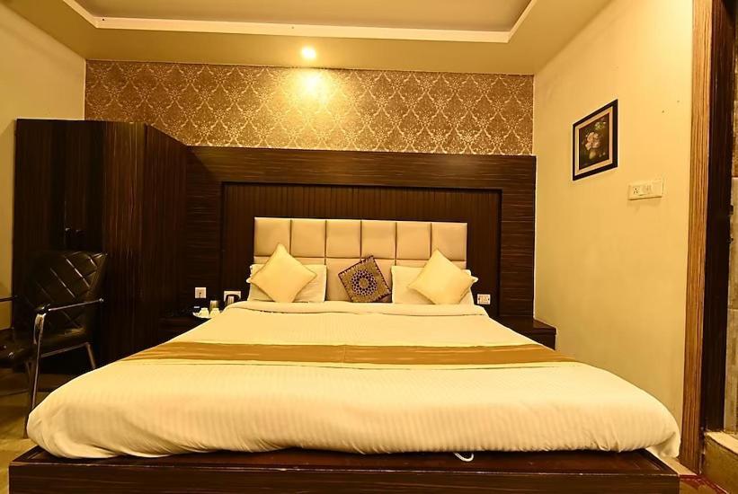 Hotel I.P. Palace Lucknow Ngoại thất bức ảnh