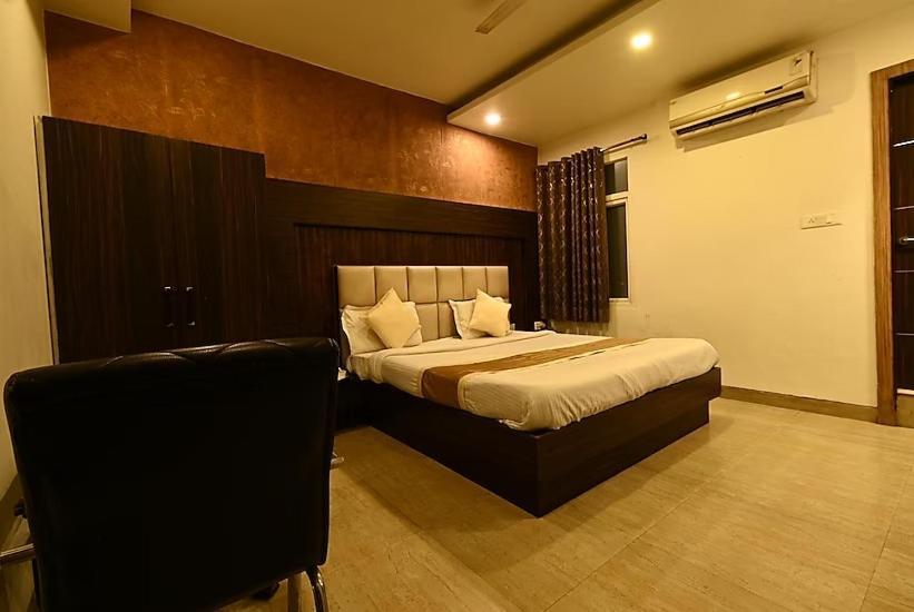 Hotel I.P. Palace Lucknow Ngoại thất bức ảnh