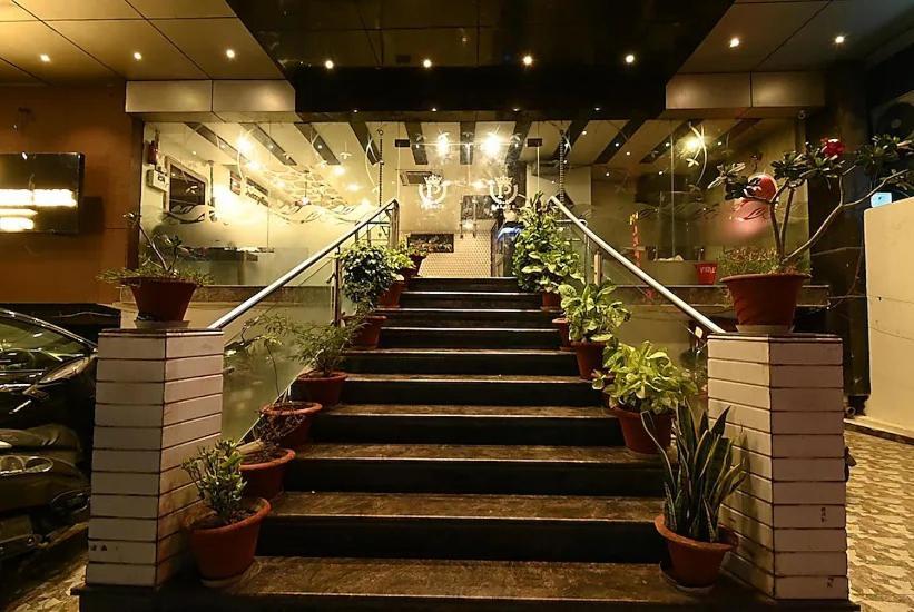 Hotel I.P. Palace Lucknow Ngoại thất bức ảnh