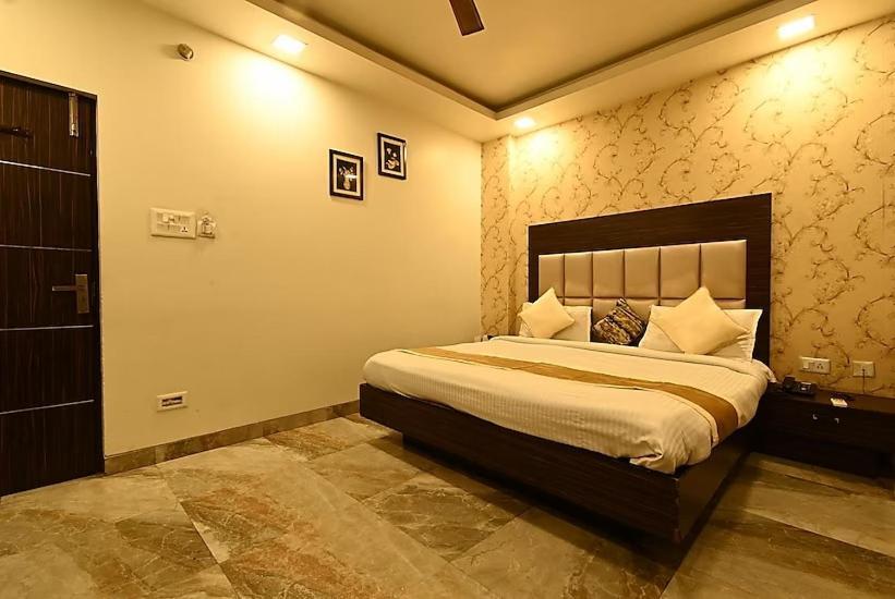 Hotel I.P. Palace Lucknow Ngoại thất bức ảnh